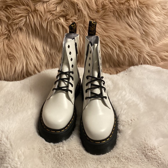 JADON BOOT SMOOTH LEATHER PLATFORMS DR. MARTENS NWT - Picture 5 of 10
